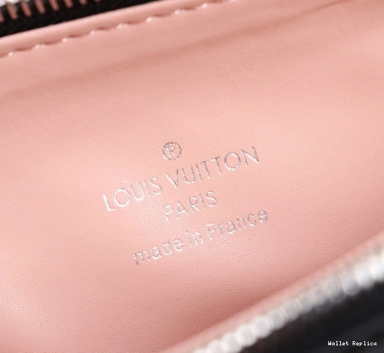 Affordable VUITTON LOUIS COUSSIN PM 0722